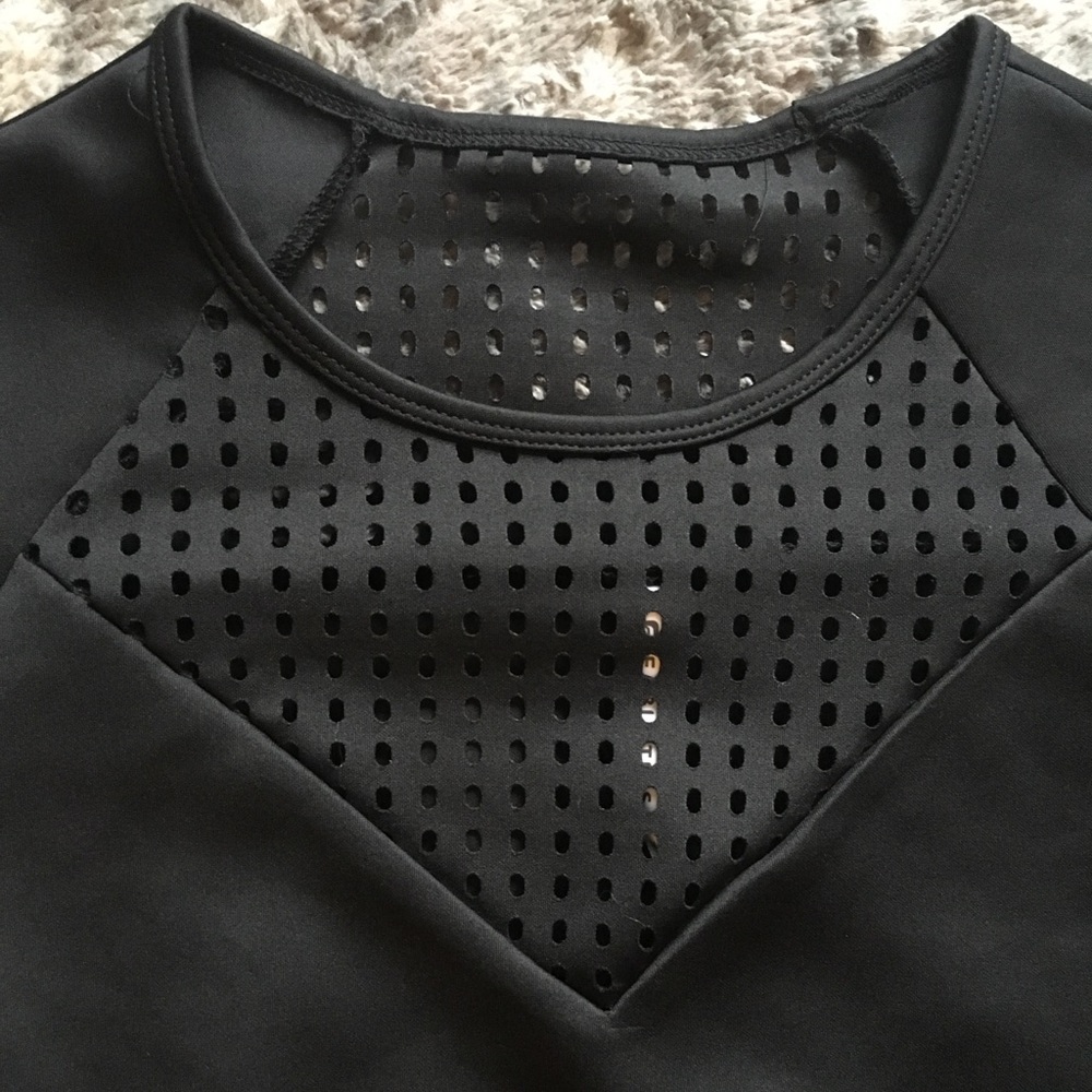 NWT Fabletics "Tilly" Black Sweatshirt Size Medium - Picture 4 of 8